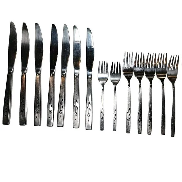 Oneida Oneidacraft Deluxe Lasting Rose 29 Forks Knives Spoons Stainless Flatware - Picture 11 of 15